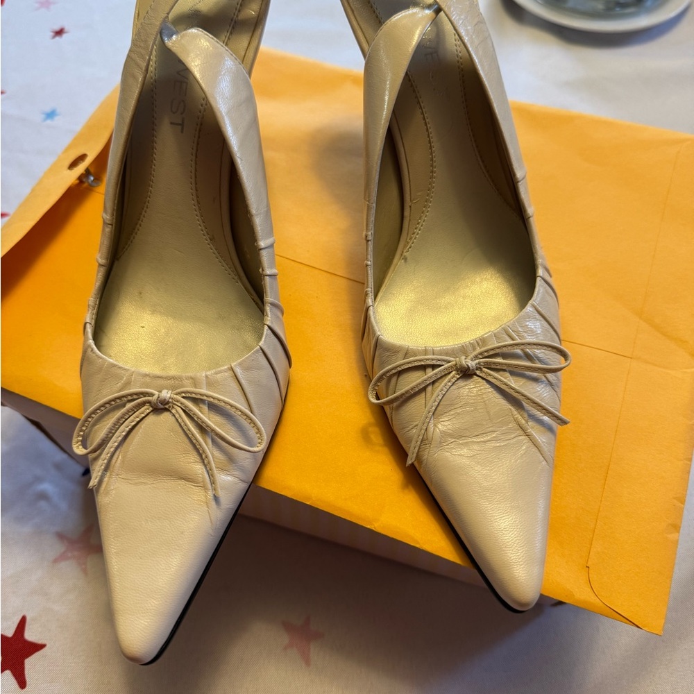 Nine West Cream Heels Sophisticated Design